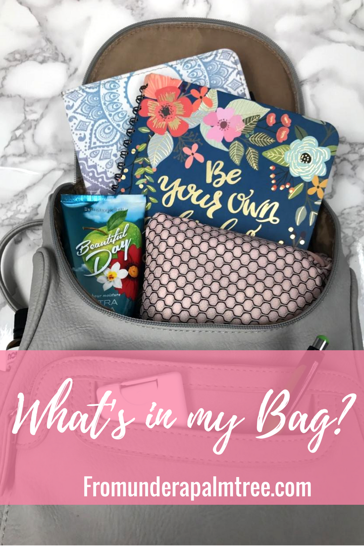 What's in my Bag? | Multisac purse | Whats in my purse | get to know me | lIfestyleblog | sustainability | blog | makeup junkie | lipstick junkie | 