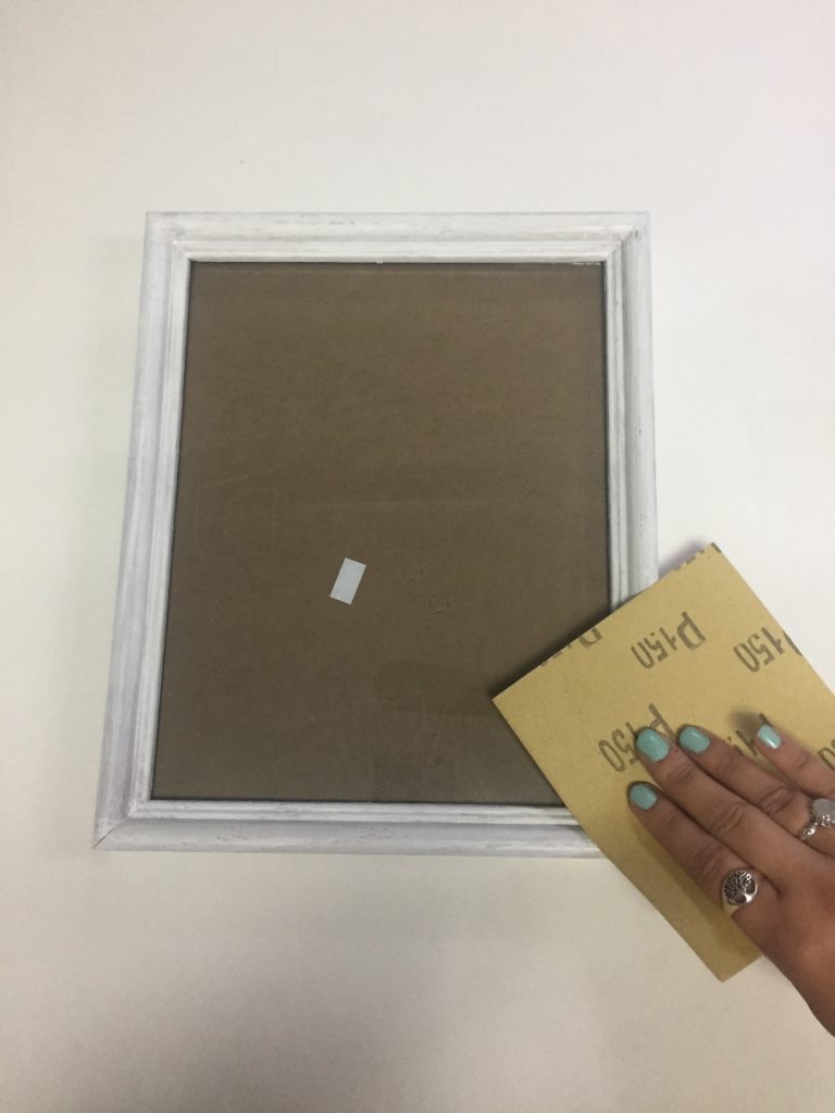 3 Step DIY Distressed Picture Frame > From Under a Palm Tree