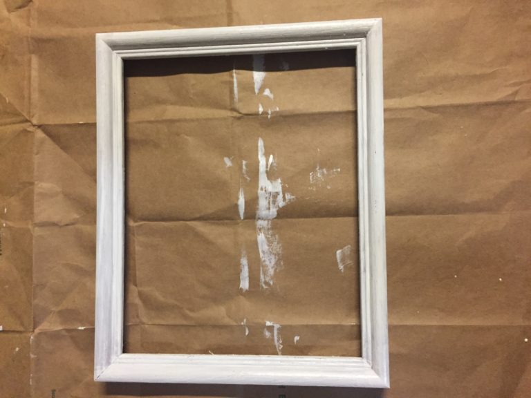 3 Step DIY Distressed Picture Frame > From Under a Palm Tree