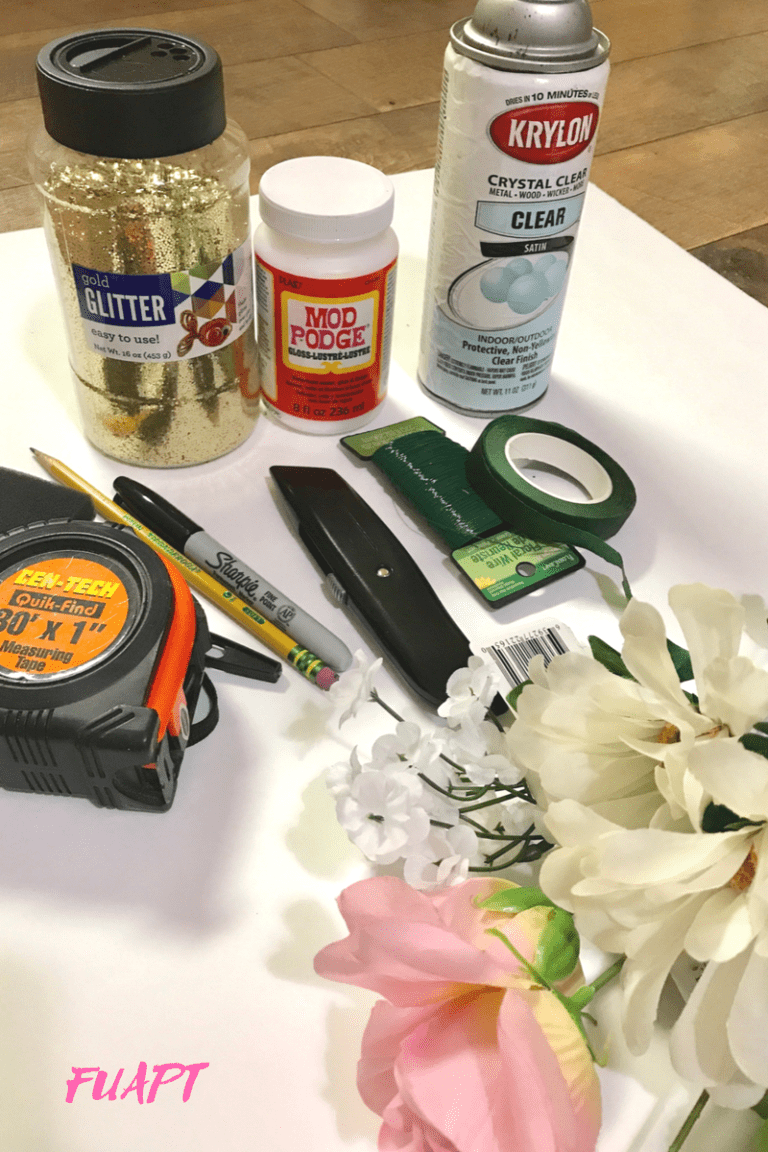 DIY Party Photo Frame > From Under a Palm Tree