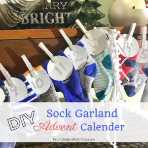 DIY | DIY holiday crafts | sock garland | DIY Advent Calendar | Advent Calendars | Christmas | Christmas crafts | Christmas DIY | how to make an advent calendar | Advent Calendar Ideas | Advent Crafts | Crafts | Advent |