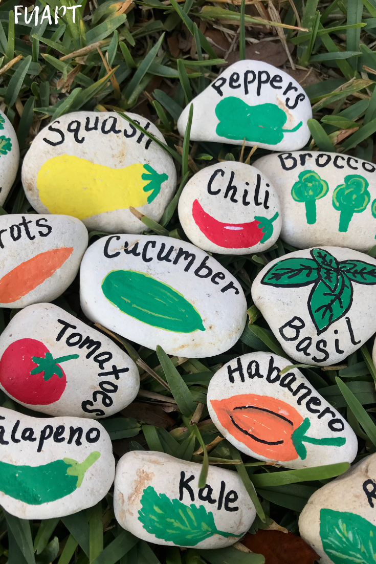 diy home | mom projects | gardener projects | gifts for a gardener | gifts for someone who loves gardening | DIY garden rock markers | painting rocks | rock painting ideas | mom crafts | DIY gifts | mother in law gifts | nana gifts | gardening gifts | veggie markers | herb markers | garden and veggie markers | markers for the garden | garden labels | garden stones | garden herb stones |