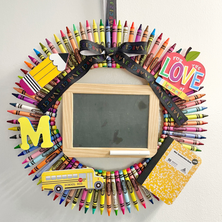 DIY Crayon Wreath > From Under a Palm Tree